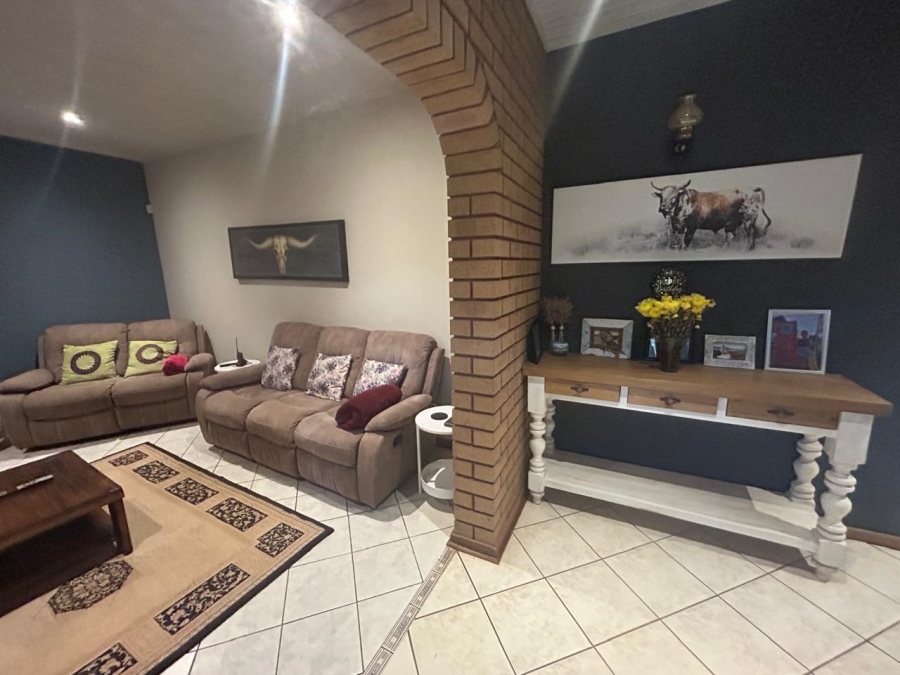 4 Bedroom Property for Sale in Hartbeesfontein AH North West